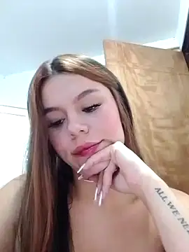 Snapshot of EmiNavarro chatting on 06-25-26, 10:37 EmiNavarro online show from 06-25-26, 10:37