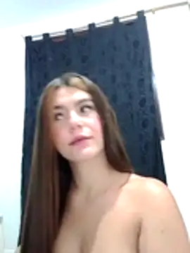 Snapshot of EmiNavarro chatting on 07-15-26, 01:34 EmiNavarro online show from 07-15-26, 01:34