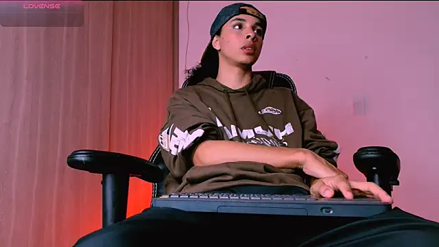 Snapshot of Dann-Winner chatting on 02-26-26, 03:17 Dann-Winner online show from 02-26-26, 03:17