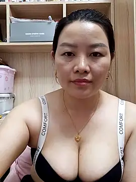 Snapshot of Jennie_dogy chatting on 06-17-26, 03:06 Jennie dogy online show from 06-17-26, 03:06