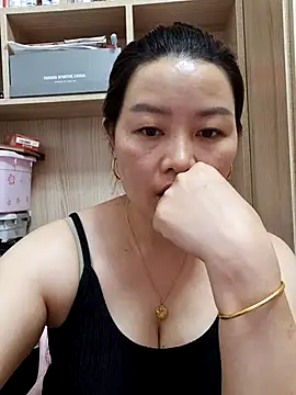 Snapshot of Jennie_dogy chatting on 06-07-26, 02:17 Jennie dogy online show from 06-07-26, 02:17