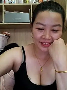 Snapshot of Jennie_dogy chatting on 06-08-26, 01:28 Jennie dogy online show from 06-08-26, 01:28