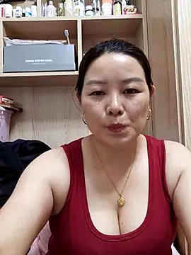 Snapshot of Jennie_dogy chatting on 06-14-26, 06:03 Jennie dogy online show from 06-14-26, 06:03