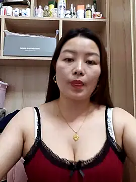 Snapshot of Jennie_dogy chatting on 06-15-26, 04:23 Jennie dogy online show from 06-15-26, 04:23