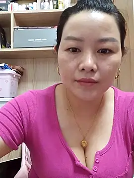 Snapshot of Jennie_dogy chatting on 05-24-26, 01:27 Jennie dogy online show from 05-24-26, 01:27