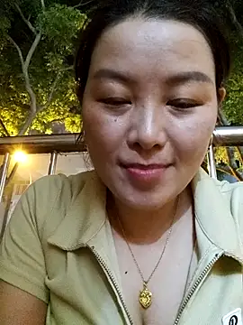 Jennie dogy online show from 04-15-26, 04:11