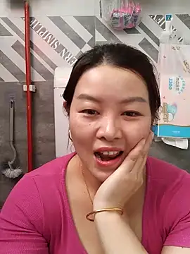 Snapshot of Jennie_dogy chatting on 05-25-26, 01:38 Jennie dogy online show from 05-25-26, 01:38