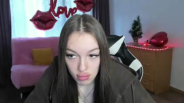 CandyGyrl online show from 04-13-26, 08:18