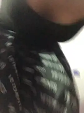 Snapshot of Cheng_baby chatting on 06-12-26, 11:52 Cheng baby online show from 06-12-26, 11:52