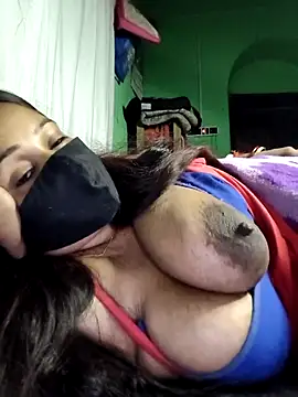 Snapshot of V-Hot-Suity chatting on 02-12-26, 12:21 V-Hot-Suity online show from 02-12-26, 12:21