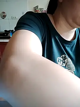 LiilyZi online show from 04-06-26, 01:45