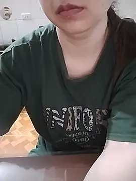LiilyZi online show from 05-27-26, 10:28