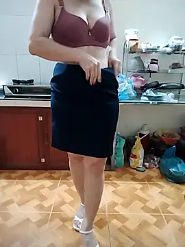 LiilyZi online show from 03-12-26, 06:56