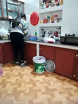 Snapshot of LiilyZi chatting on 02-11-26, 03:39 LiilyZi online show from 02-11-26, 03:39