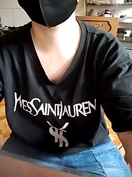 LiilyZi online show from 04-15-26, 02:06