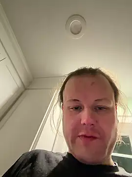 Snapshot of RaeganV chatting on 02-24-26, 02:12 RaeganV online show from 02-24-26, 02:12