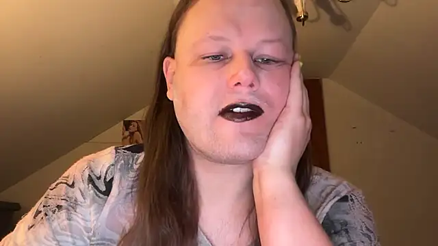 Snapshot of RaeganV chatting on 03-03-26, 12:17 RaeganV online show from 03-03-26, 12:17