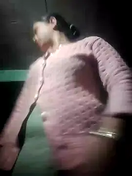 Snapshot of Hotty_Priyaji chatting on 02-08-26, 09:29 Hotty Priyaji online show from 02-08-26, 09:29