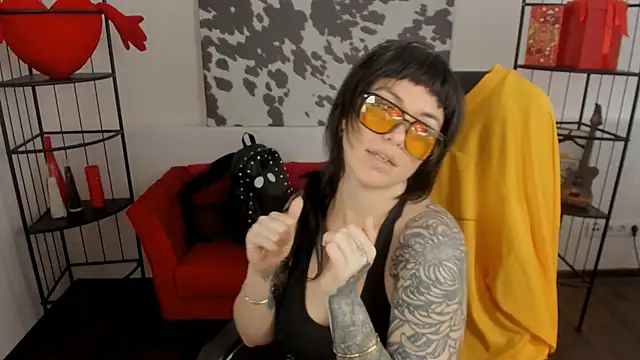 Snapshot of NeoGeisha chatting on 05-26-26, 10:02 NeoGeisha online show from 05-26-26, 10:02