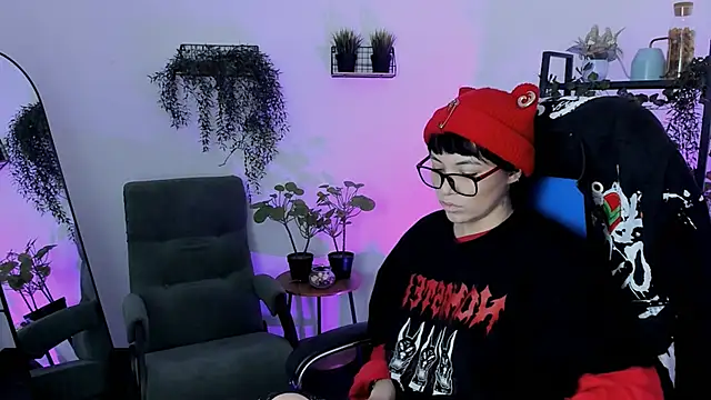 Snapshot of NeoGeisha chatting on 04-09-26, 01:17 NeoGeisha online show from 04-09-26, 01:17