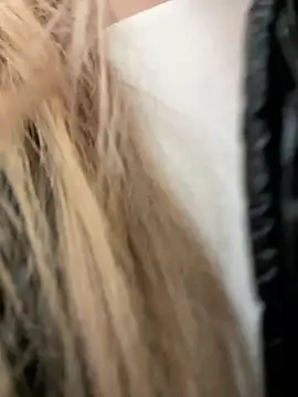 Snapshot of blonde_exe chatting on 02-16-26, 03:43 blonde exe online show from 02-16-26, 03:43