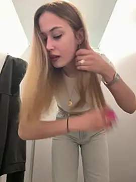 Snapshot of blonde_exe chatting on 05-05-26, 03:26 blonde exe online show from 05-05-26, 03:26