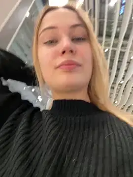 Snapshot of blonde_exe chatting on 02-22-26, 03:57 blonde exe online show from 02-22-26, 03:57