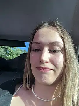 Snapshot of blonde_exe chatting on 06-19-26, 03:18 blonde exe online show from 06-19-26, 03:18