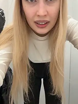 Snapshot of blonde_exe chatting on 02-12-26, 04:29 blonde exe online show from 02-12-26, 04:29