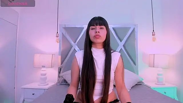 Snapshot of Raven_Luxx chatting on 05-15-26, 05:22 Raven Luxx online show from 05-15-26, 05:22