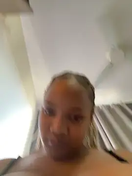 Snapshot of Bustyteen19 chatting on 02-22-26, 12:18 Bustyteen19 online show from 02-22-26, 12:18