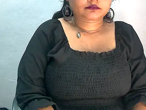 Snapshot of Saniya_K2 chatting on 06-17-26, 03:22 Saniya K2 online show from 06-17-26, 03:22