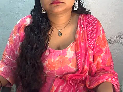Snapshot of Saniya_K2 chatting on 07-18-26, 04:04 Saniya K2 online show from 07-18-26, 04:04