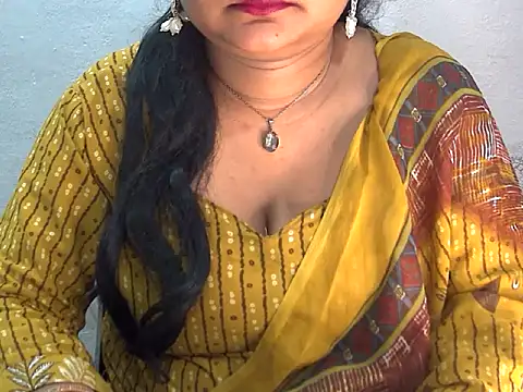 Snapshot of Saniya_K2 chatting on 06-18-26, 04:23 Saniya K2 online show from 06-18-26, 04:23