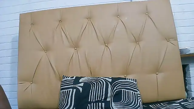 Snapshot of Ladyxx21 chatting on 02-19-26, 04:53 Ladyxx21 online show from 02-19-26, 04:53