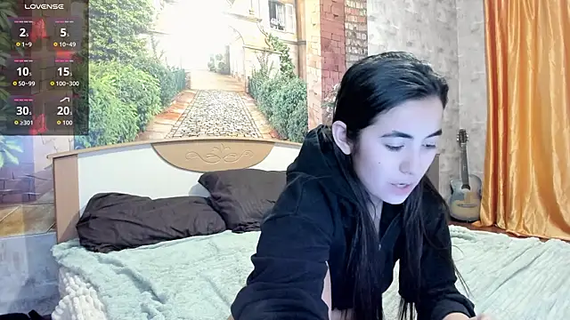 Snapshot of _littleangie_ chatting on 03-01-26, 01:33 littleangie online show from 03-01-26, 01:33