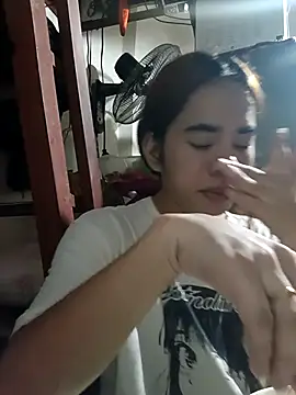 Snapshot of Wildcam21 chatting on 02-19-26, 05:15 Wildcam21 online show from 02-19-26, 05:15