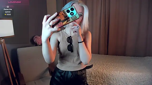 GoldenLenarz online show from 03-11-26, 11:04