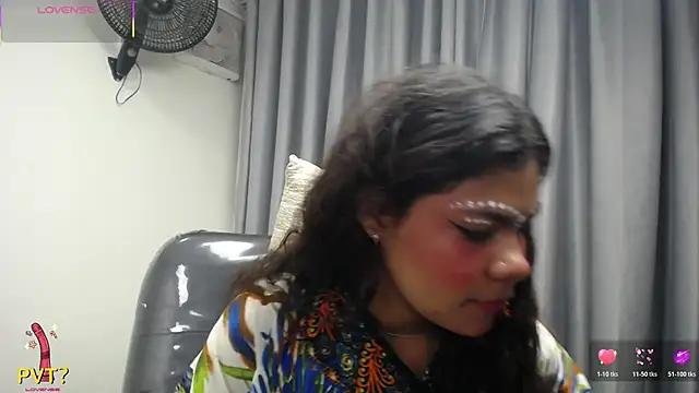 yaazhinii online show from 03-20-26, 12:06