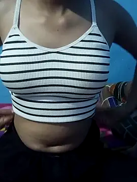 Snapshot of Sexy-Raziya69 chatting on 02-15-26, 01:32 Sexy-Raziya69 online show from 02-15-26, 01:32