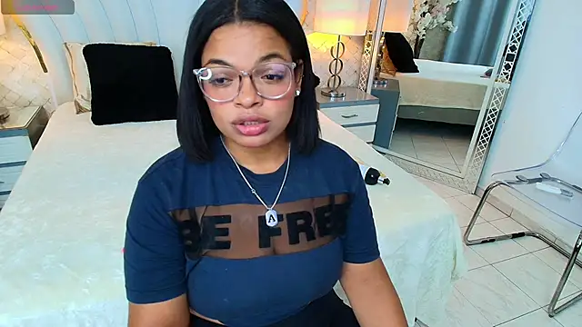 Snapshot of YazminJenner chatting on 04-24-26, 05:09 YazminJenner online show from 04-24-26, 05:09