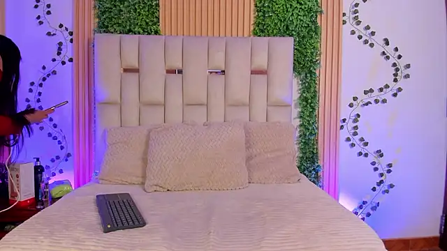 Emma Nmm online show from 02-23-26, 07:25