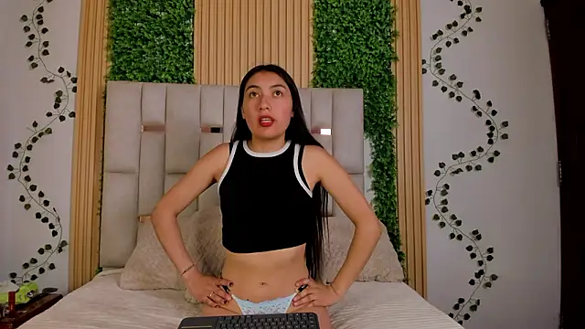 Emma Nmm online show from 02-24-26, 07:37