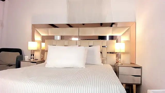 EloiseClairmont online show from 03-25-26, 07:46