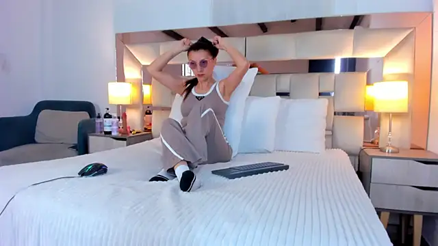 EloiseClairmont online show from 04-08-26, 07:37