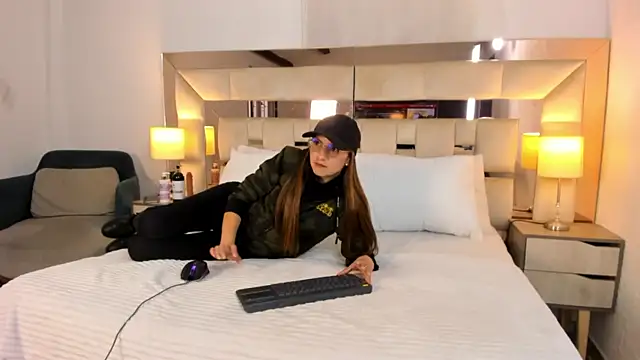 EloiseClairmont online show from 02-28-26, 07:46