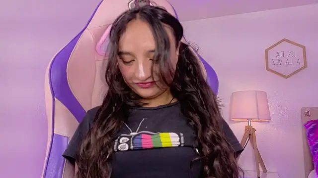  emily jonexs online show from 06-30-26, 07:47