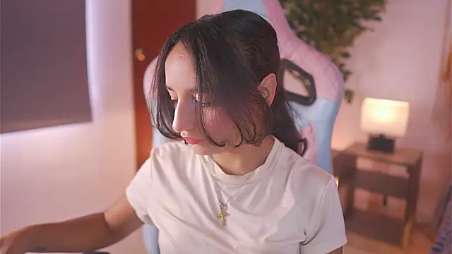 Snapshot of _emily_jonexs chatting on 02-05-26, 03:30 emily jonexs online show from 02-05-26, 03:30