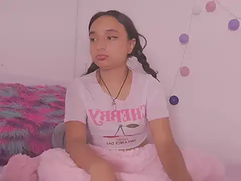  emily jonexs online show from 07-18-26, 12:25