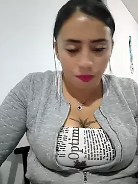 ashleymonroe4 online show from 04-07-26, 05:31